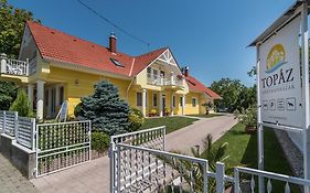 Topaz Apartmanhazak